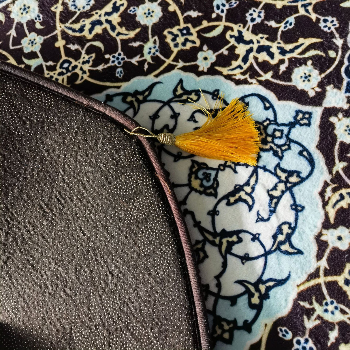 Strailine Irregular Printed Flannel Rug - Extra Thick Prayer & Living Room Mat